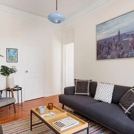 Graca Charm Flat With Sunny Balcony Лиссабон