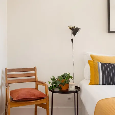 Graca Charm Flat With Sunny Balcony Апартаменты *