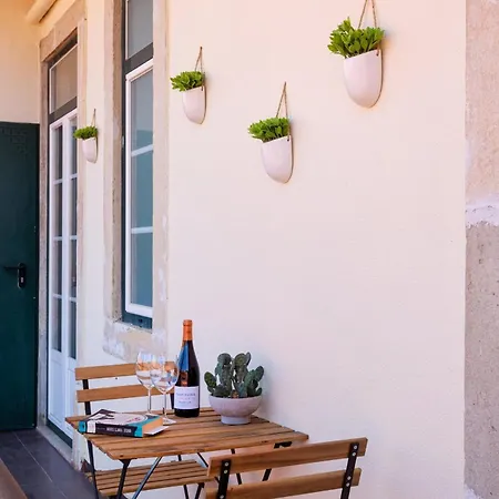 Graca Charm Flat With Sunny Balcony Daire