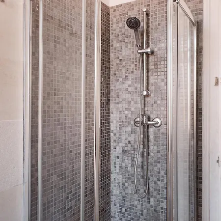 Апартаменты Graca Charm Flat With Sunny Balcony *